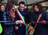 INAUGURATA LA XXV EDIZIONE DEL MERCATINO DI SAN NICOLA MSN2013_TaglioNastro_01.12.2013